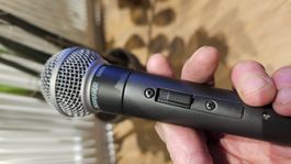 Microfon Shure SM 58 mit ein/aus Schalt.+ Schutzhüll = 2 Stk