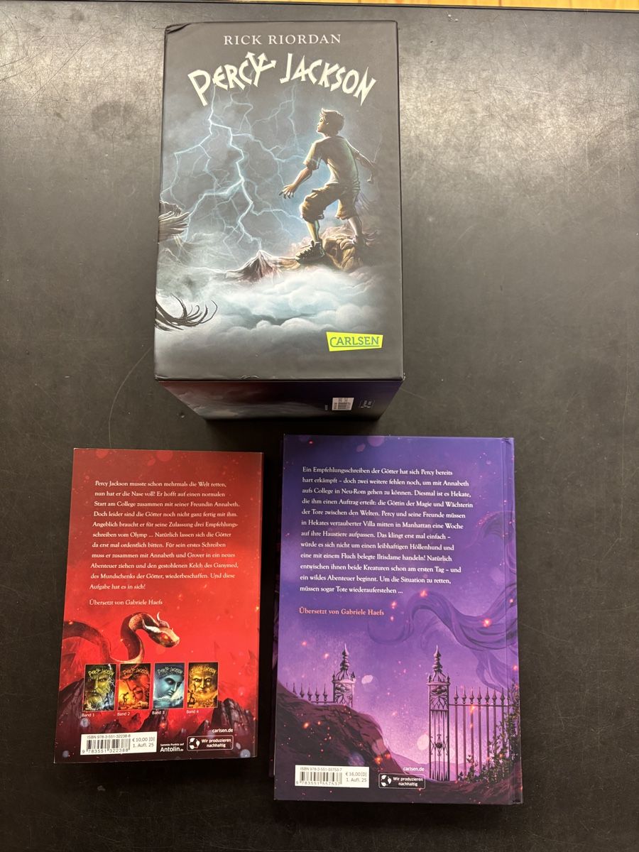 Livres: Percy Jackson Buchbox & 2 weitere Bände – D'occasion à Büren an der Aare par Nikito2001 1