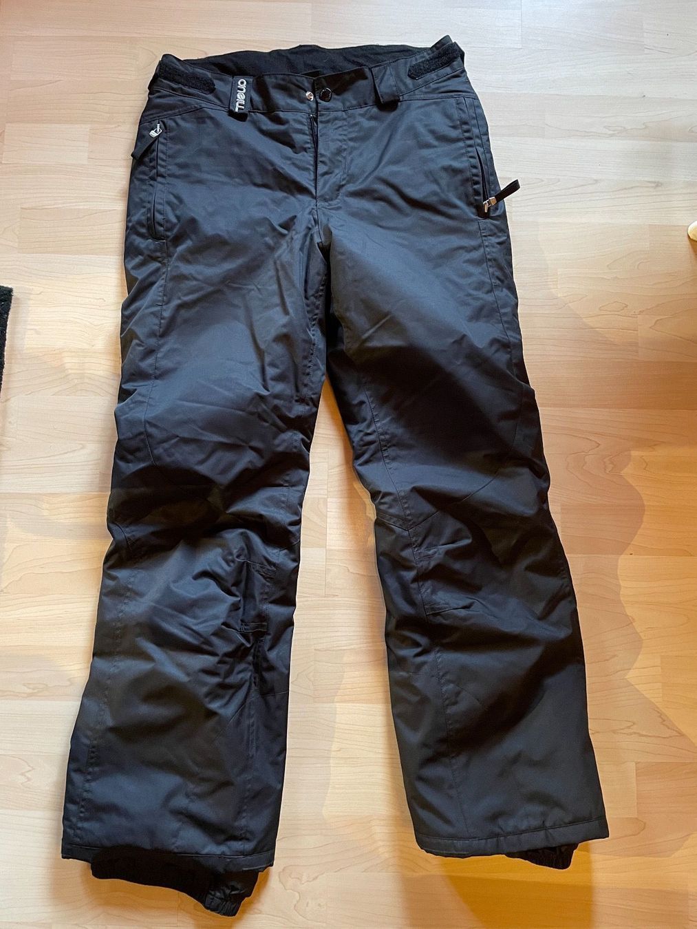 Completi & Tailleur: Ski / Snowboard Jacke mit Hose ONeill – Usato da Luzern venduto da joliii 1