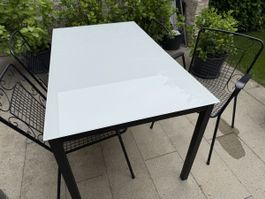 Gartentisch mit Glasplatte und 4 Stühlen!
