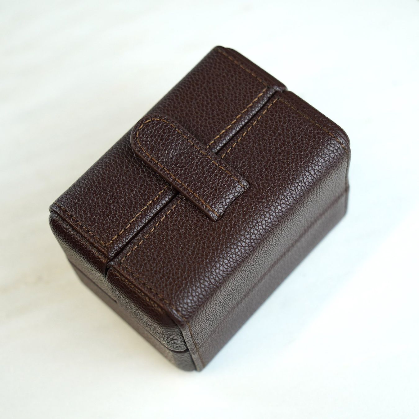 Scatole porta orologi: Leder Uhrenbox / Uhrenetui – Usato da Kreuzlingen venduto da GRAFCLASSICS 1