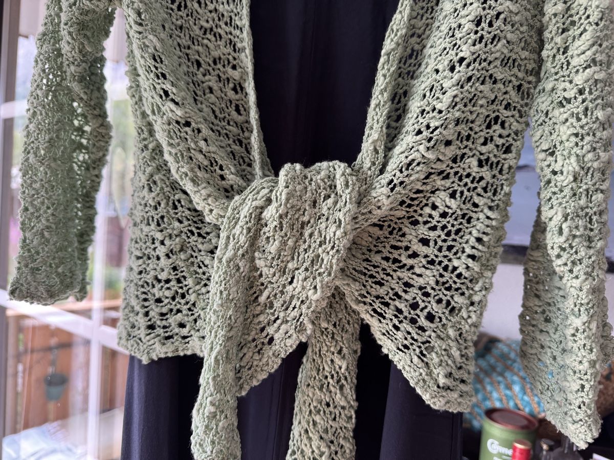 Bolero: IKat Strickjacke in Bolero -Stil – Usato da Saas-Fee venduto da omn_5qkz 1