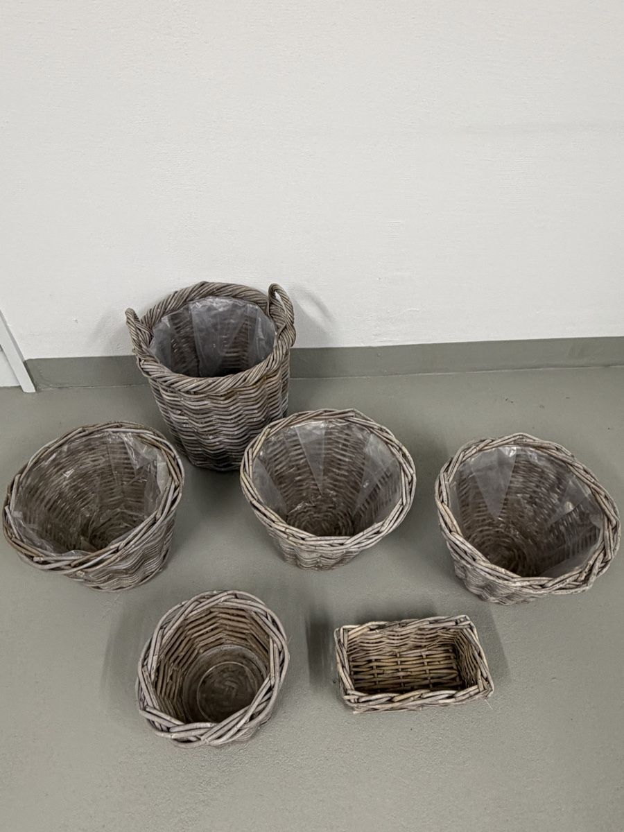Blumentöpfe: Pflanzenkorb Rattan Set  – Gebraucht aus Berikon von hei10 1