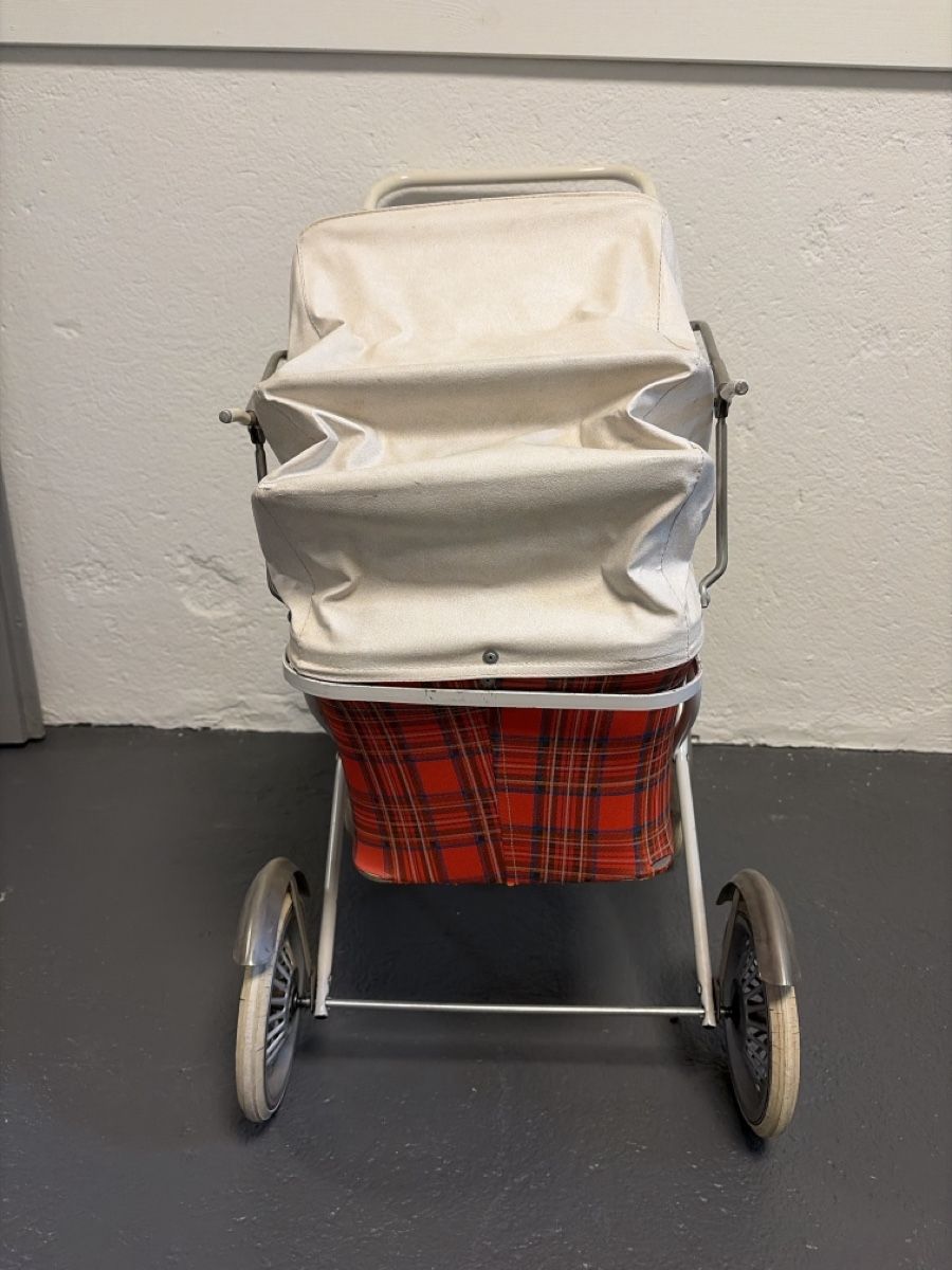Erika Carrozzine per bambole: Spielzeug Kinderwagen  – Usato da Uster venduto da stida 2