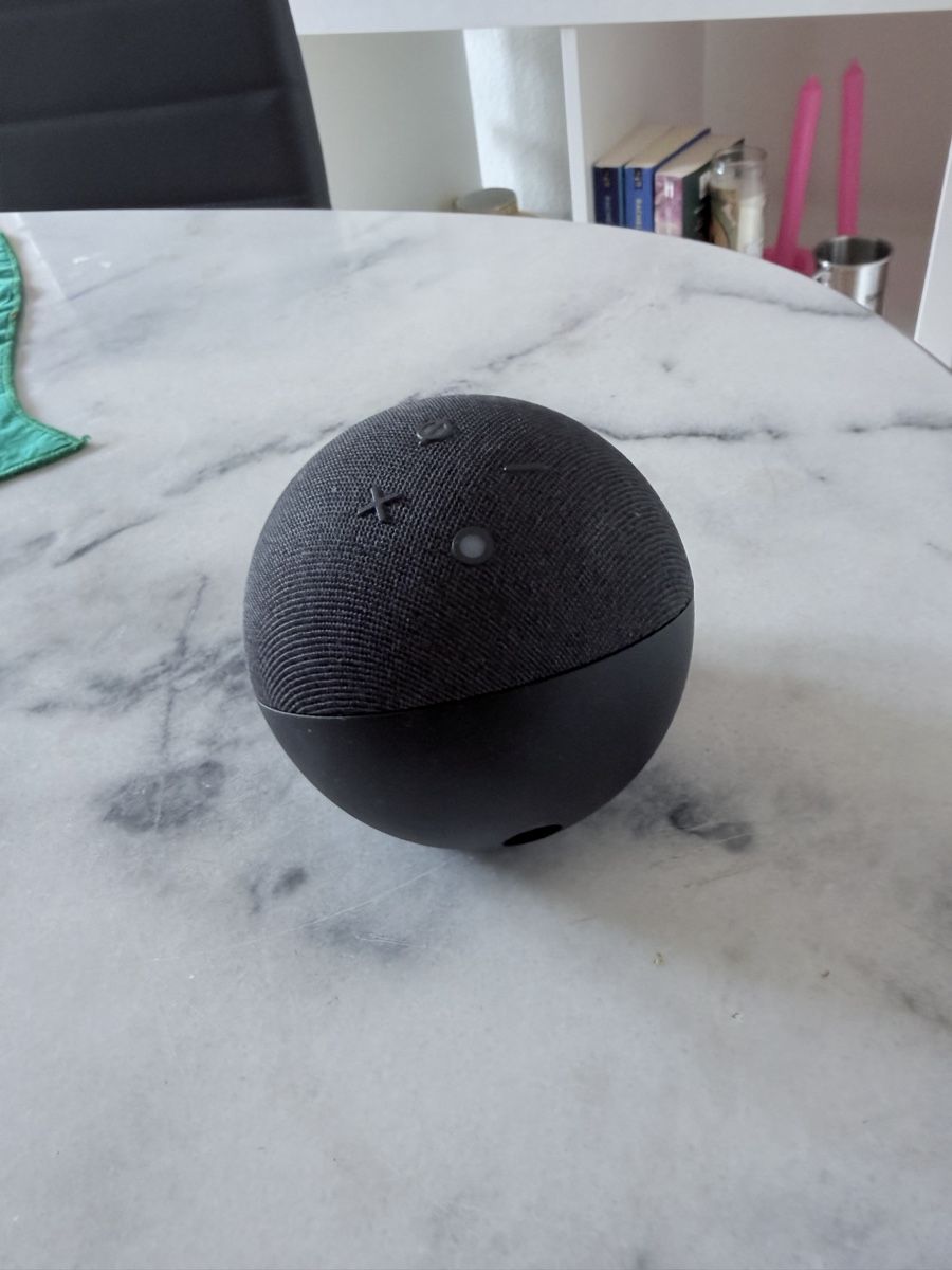 Amazon Lautsprecher: Echo Dot 4a Gen Cassa intelligente colore nero usato – Gebraucht aus Zürich von pao_nlw6 1