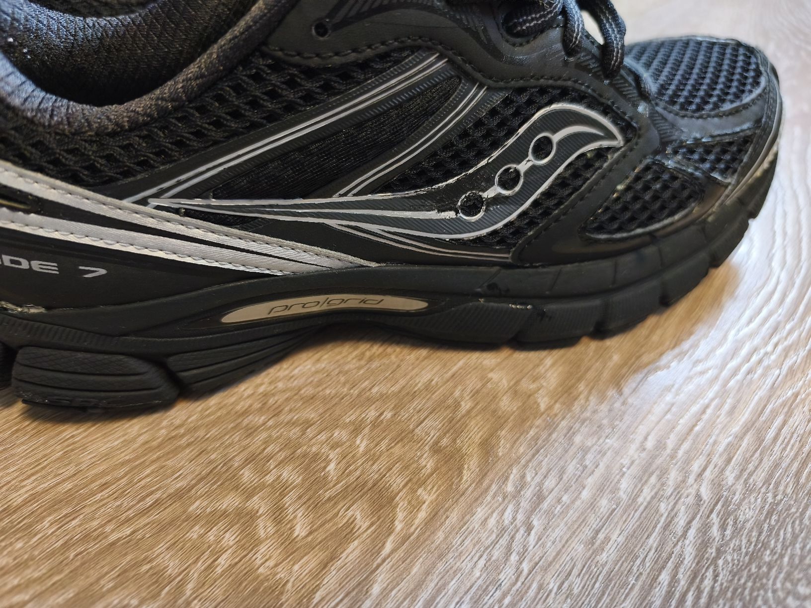 Chaussures hommes: Saucony Guide 7 basket noirs taille 42 – D'occasion à Orbe par don_ym8h 3