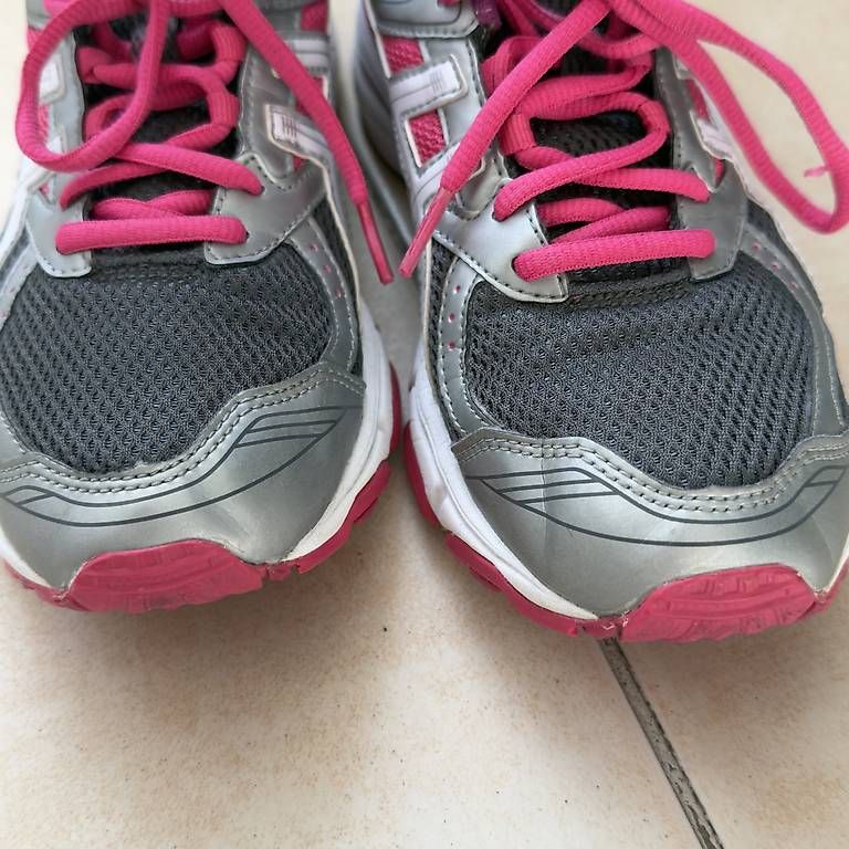 Damenschuhe: ASICS Gel-Rapid, 39,5 Grösse – Gebraucht aus Lommiswil von ivc_zt7z 1