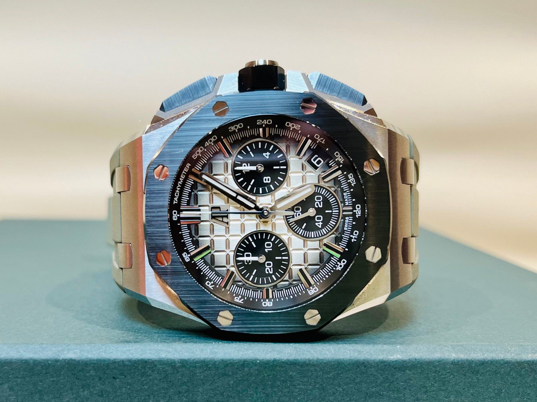 Audemars Piguet Orologi: Audemars Piguet Royal Oak Offshore Chronograph Master Set – Nuovo (secondo la descrizione) da Pfäffikon ZH venduto da Agsell 7
