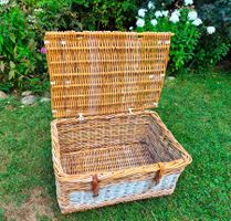 Große Vintage Weidentruhe / Wäschekorb "LAUNDRY"