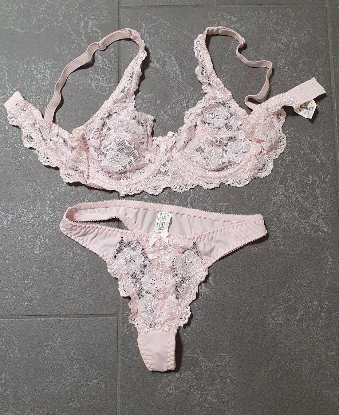 Sonstige Unterwäsche: Set BH 75B und String Gr. 40/42, weiche Spitze in rosa, – Neu (gemäss Beschreibung) aus Jona von kol_2kl8