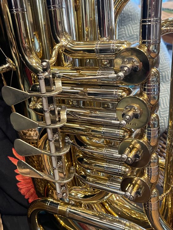 Bb Tuba St.Petersburg Model 202LD mit Lions Bag Kaufen auf Ricardo