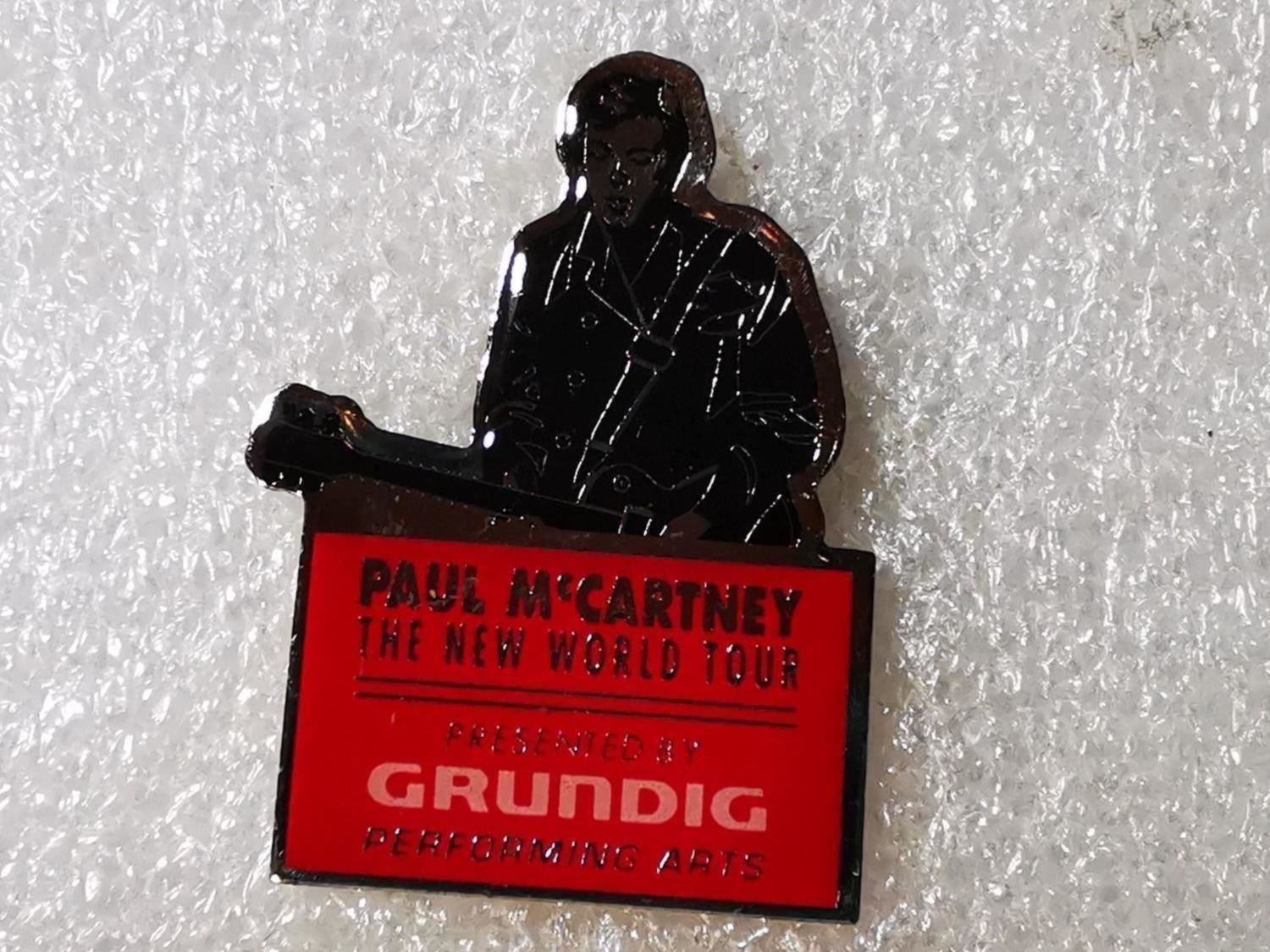 Placchette & Badge: Ansteckpin 10: Paul Mccartney Grundig – Usato da Oppligen venduto da Pin-Fall-Shop