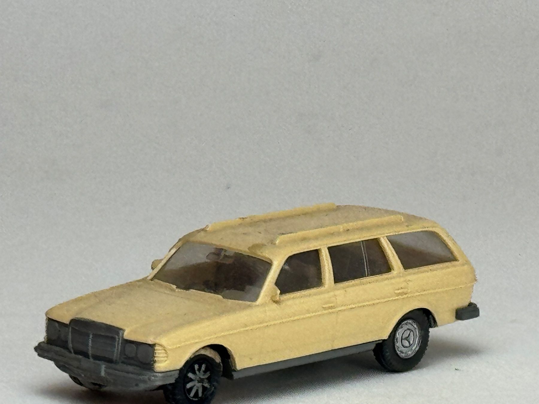 Wiking Modellini d'auto: Wiking Mercedes 250 T  creme – Usato da Elm venduto da Wikmtz