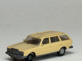 Wiking Mercedes 250 T  creme