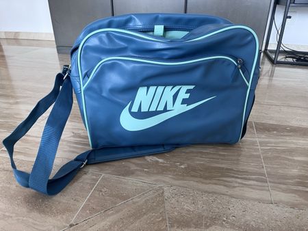 Trendige Nike Sporttasche, Vintage Look, Top Zustand!