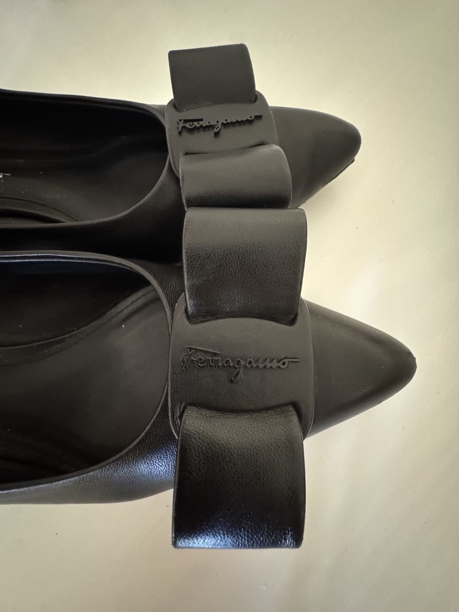 : Salvatore Ferragamo Pumps schwarz 7.5 – Usato da Oberglatt ZH venduto da jul_nhy7 2