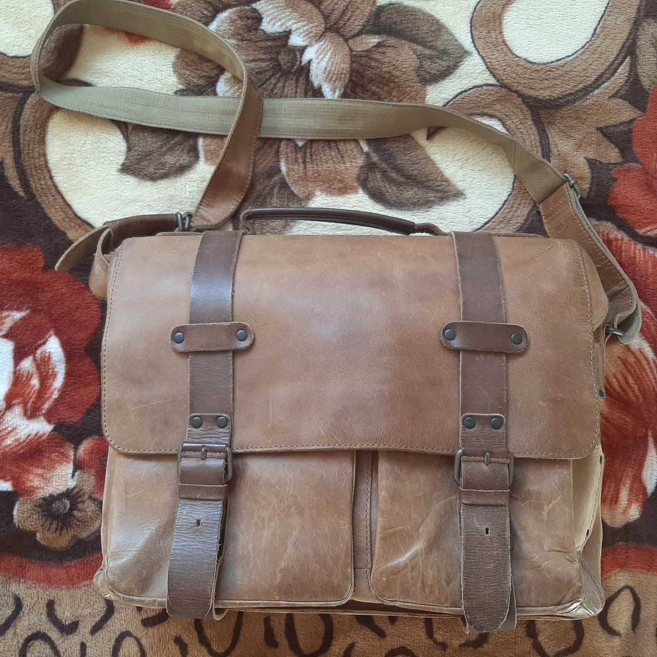 Aunts & Uncles Valises & Sacs: Aunts & Uncles Leather Bag – D'occasion à Carouge GE par cecob0909
