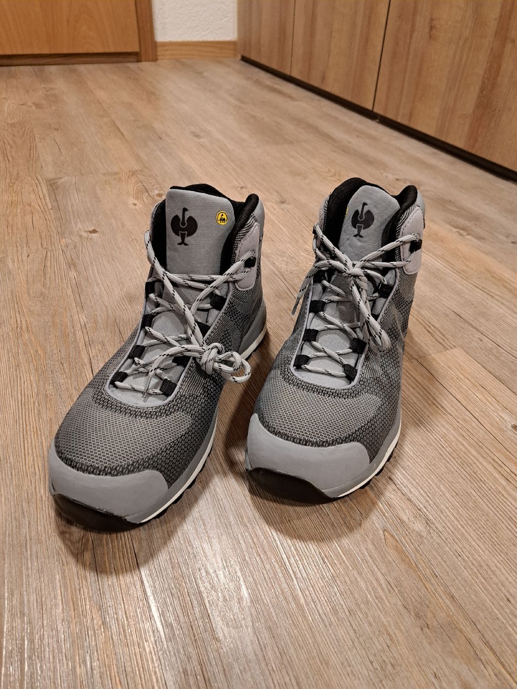 Engelbert Strauss Scarpe da uomo: Engelbert Strauss S3 Sicherheitsschuhe grau Grösse 43 – Nuovo (secondo la descrizione) da Meiringen venduto da Dani.03