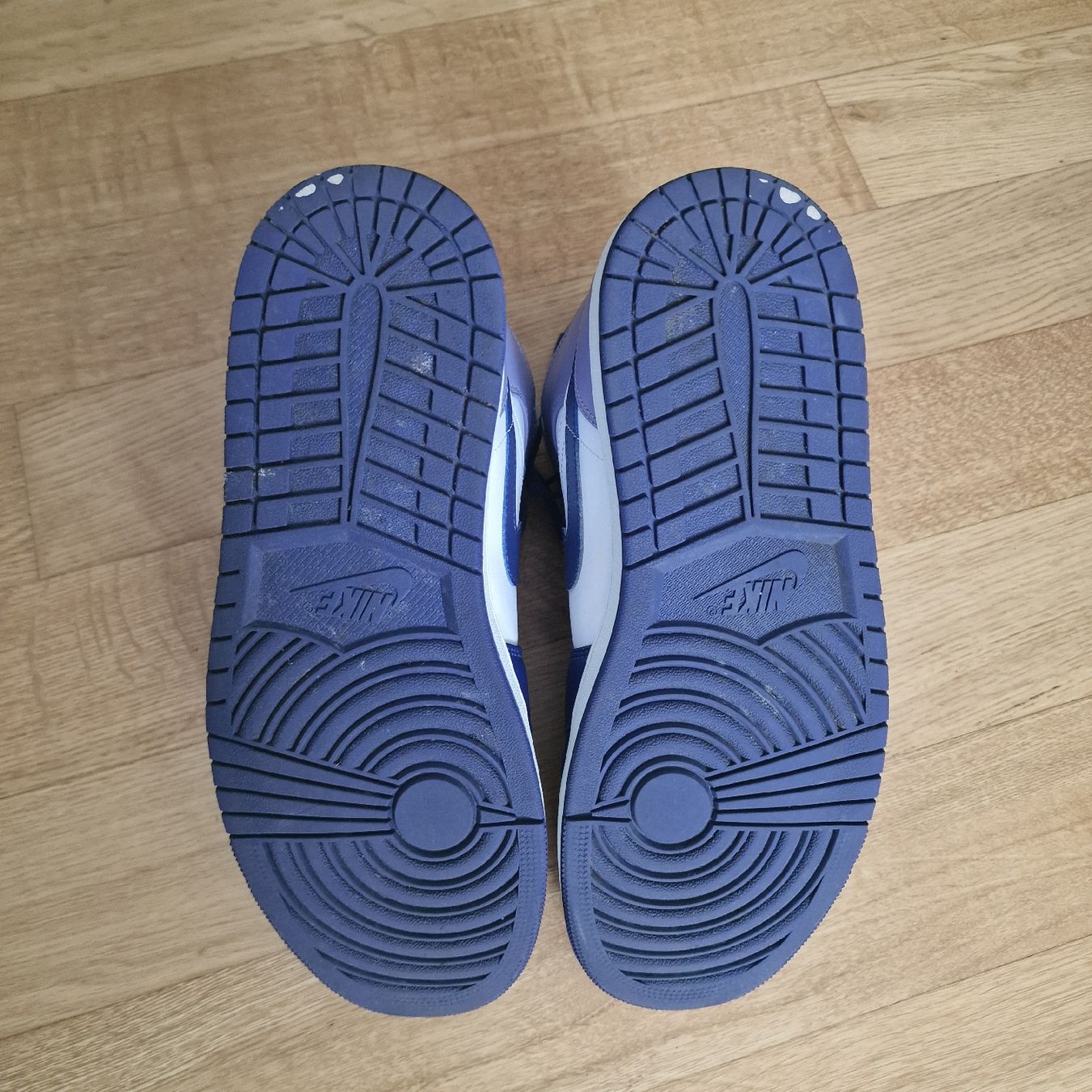 Nike Scarpe da uomo: Jordan 1 Mid – Usato da Zürich venduto da tyrese2007 4