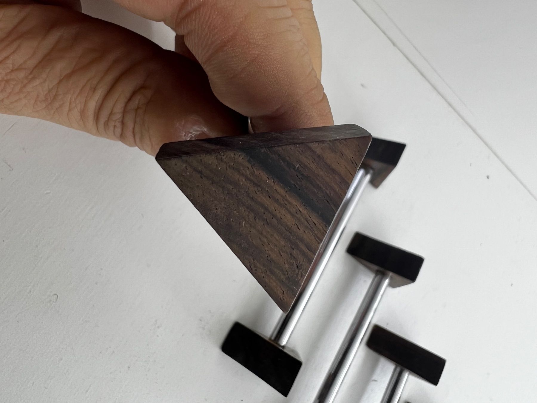 Set di posate: 6 Messerbänke Metall und Holz – Usato da Wettingen venduto da NickInc 1