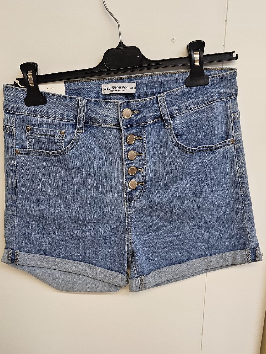 Hosen: Shorts M/L NEU – Neu und originalverpackt aus St. Gallen von Moda.1