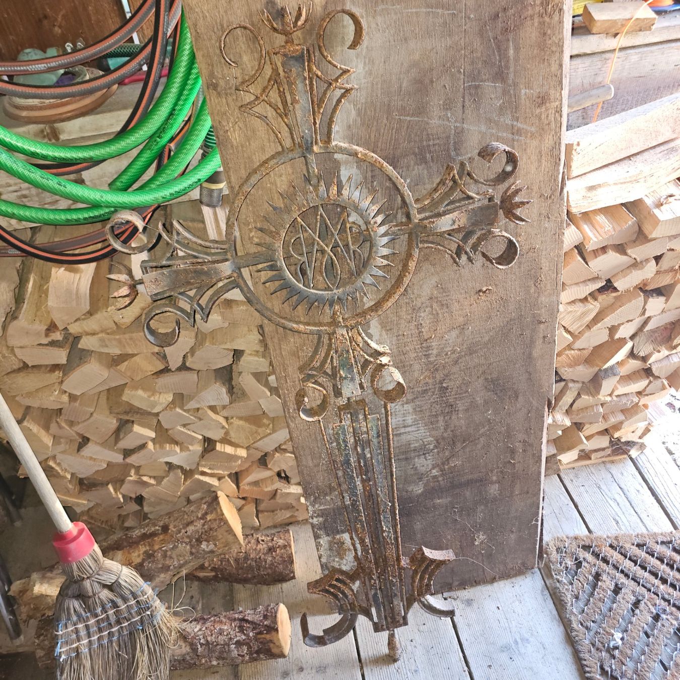 Skulpturen & Statuen: Altes Metallkreuz – Gebraucht aus Büren an der Aare von Flipperfinger88
