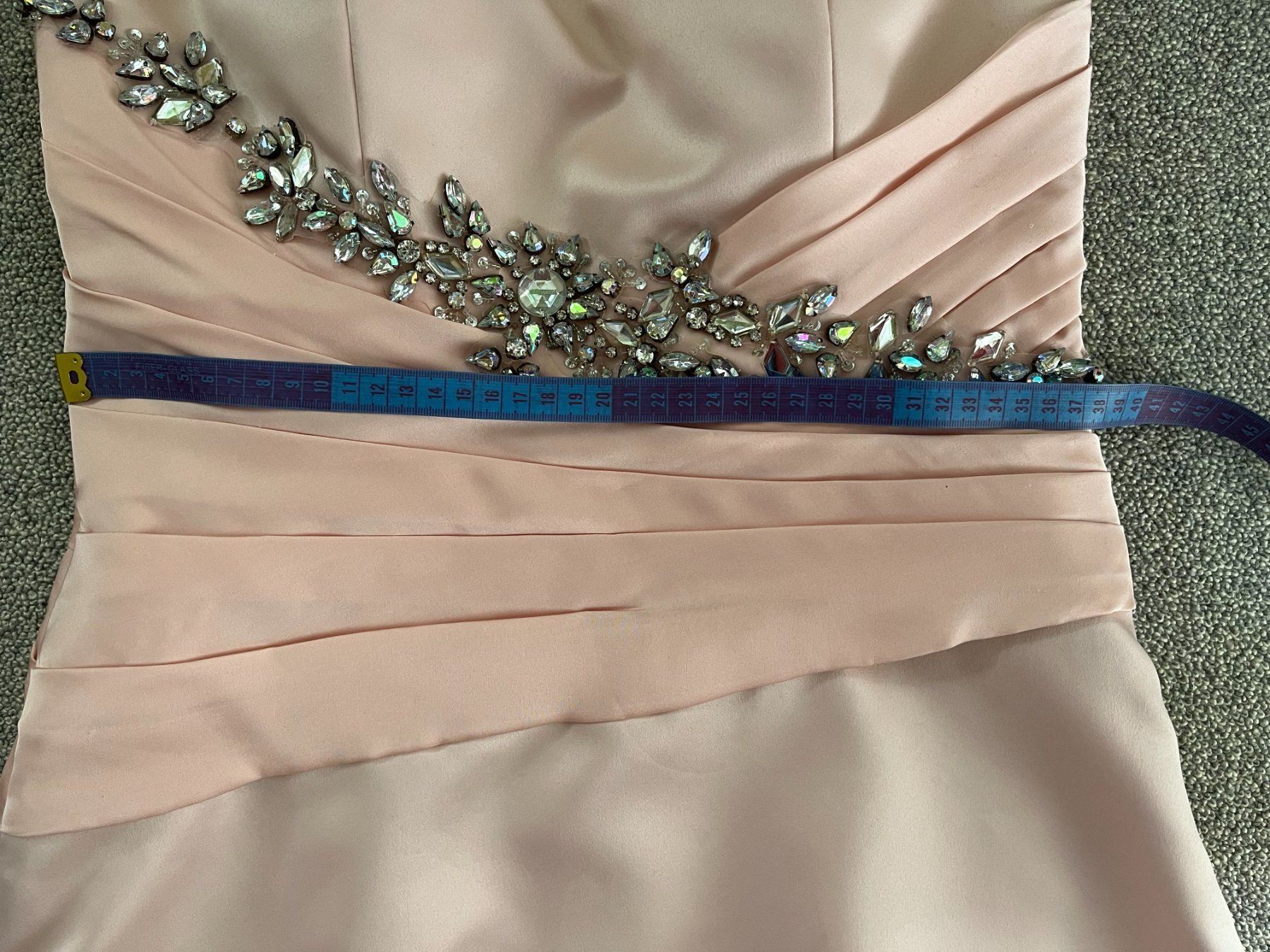 Vestiti: Abendkleid Gr 40 – Usato da Rekingen AG venduto da Barmaleus 2