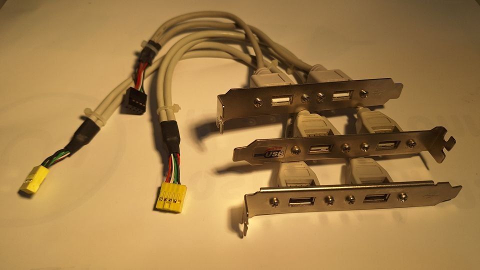 Unità & Adattatore: USB A Slotblech-Adapter – Usato da Waldenburg venduto da Thower 2