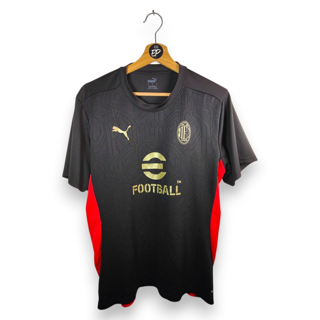 Puma Canottiere & Pantaloni: Original 2024-25 AC Milan Training Trikot – Usato da Martigny venduto da eternalpitch