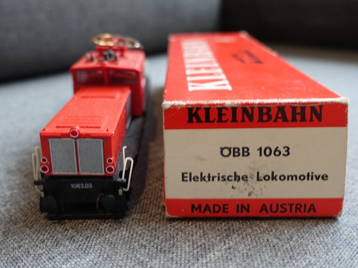Kleinbahn Modellini di ferrovie: KLEINBAHN E-Lok ÖBB 1063, HO - DC – Usato da Wallbach venduto da Sarrows 4