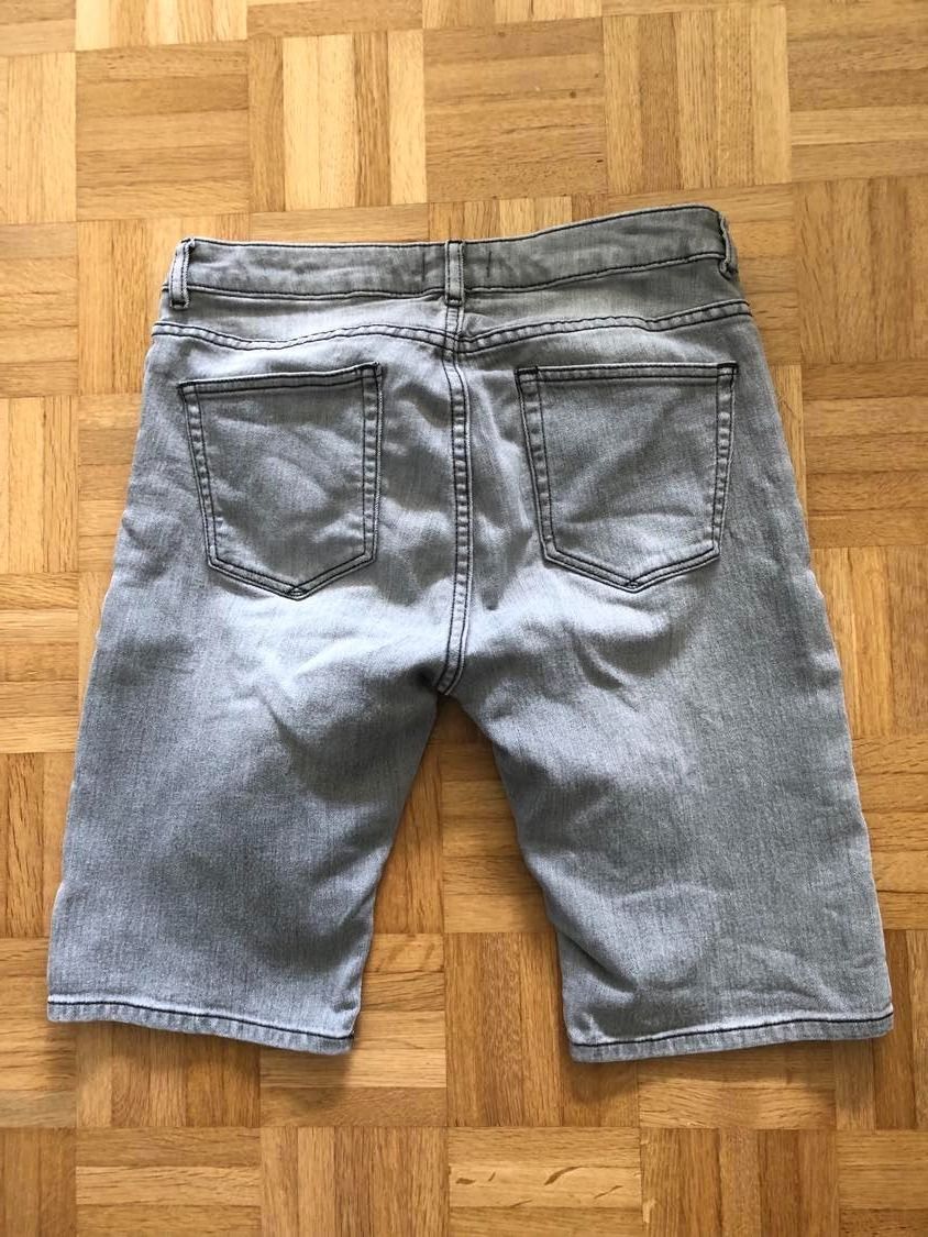Jeans: ZALANDO JEANS BERMUDAS  GRÖSSE S – Usato da Münchenstein venduto da BasileaOutletStore 1