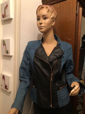 Damen Jeans Jacke mit wunderschönen Optik