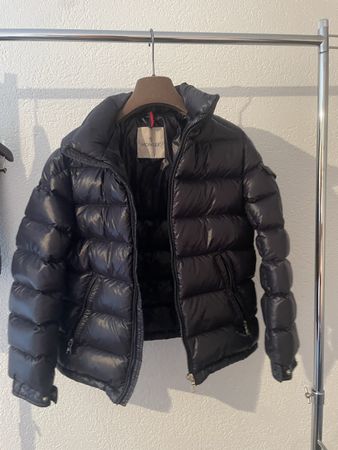 Daunenjacke Moncler schwarz Steppjacke guter Zustand