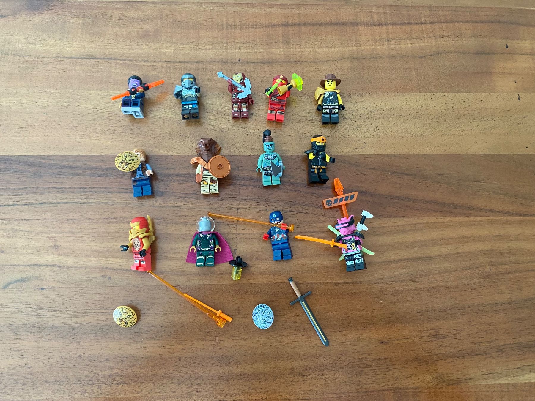 Figurines: 13 Lego Minifiguren – D'occasion à Zürich par ter_6v82