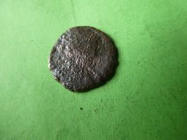 uralte Bronzemünze  16 mm     1.99 g