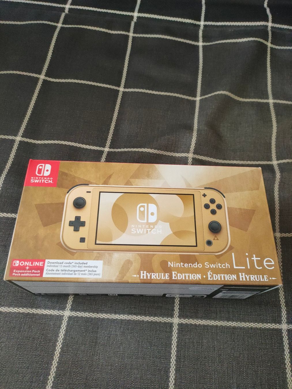 Nintendo Konsolen: Nintendo Switch Lite Hyrule Edition neuwertig – Neu und originalverpackt aus Zürich von Henshin623