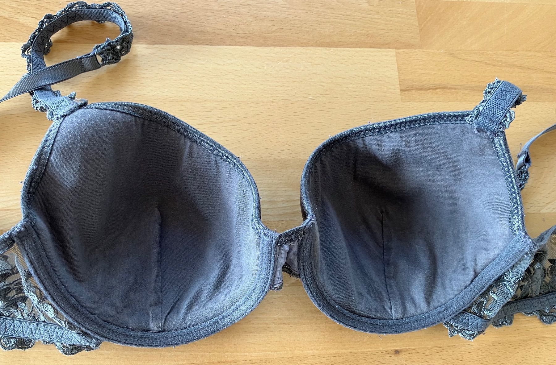 Autres dessous: Schöner BH, 80B, neuwertig – Neuf (Voir description) à Olten par Dickbrave 1
