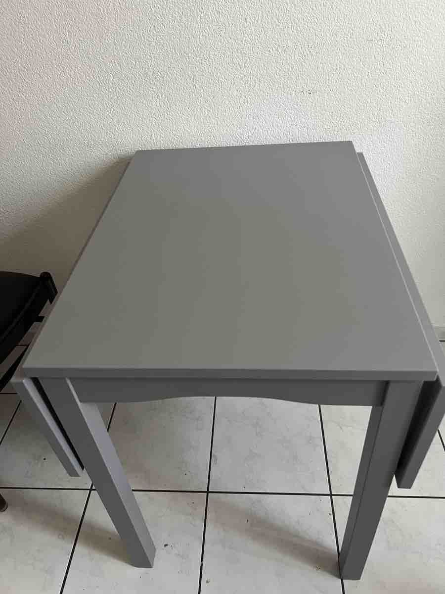 Tavoli: Table à manger extensible carrée grise – Usato da Biel/Bienne venduto da son_svk2 1
