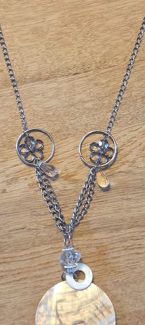 Catenine: Collier avec pendentif disque, couleur argent – Usato da Ste-Croix venduto da jaune78