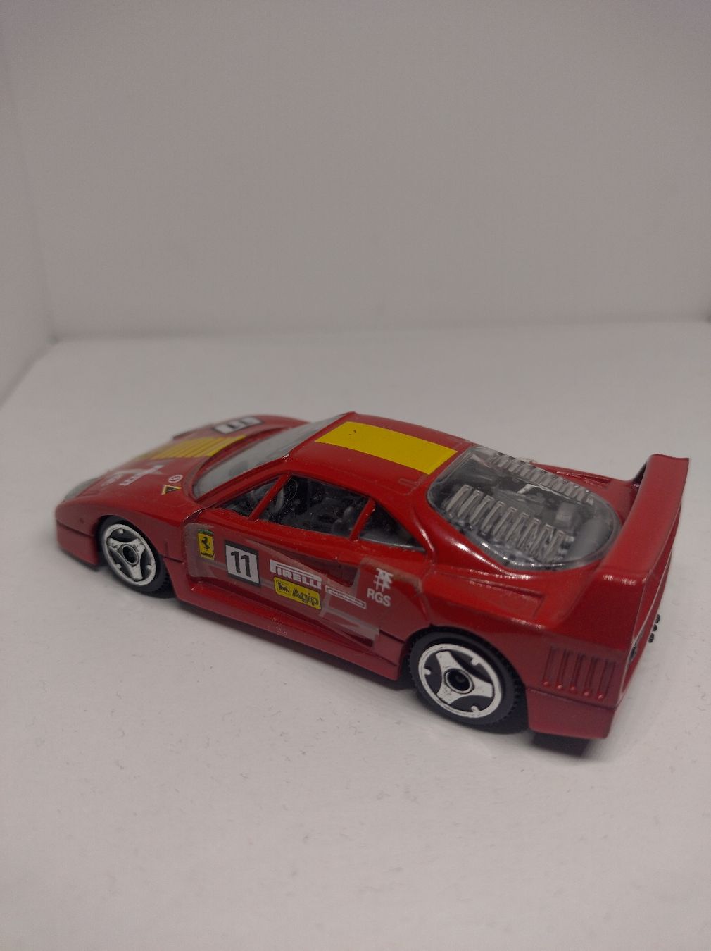 Bburago Modellini d'auto: Bburago Ferrari F40 1/43 – Usato da La Chaux-de-Fonds venduto da Pierrot8404 3