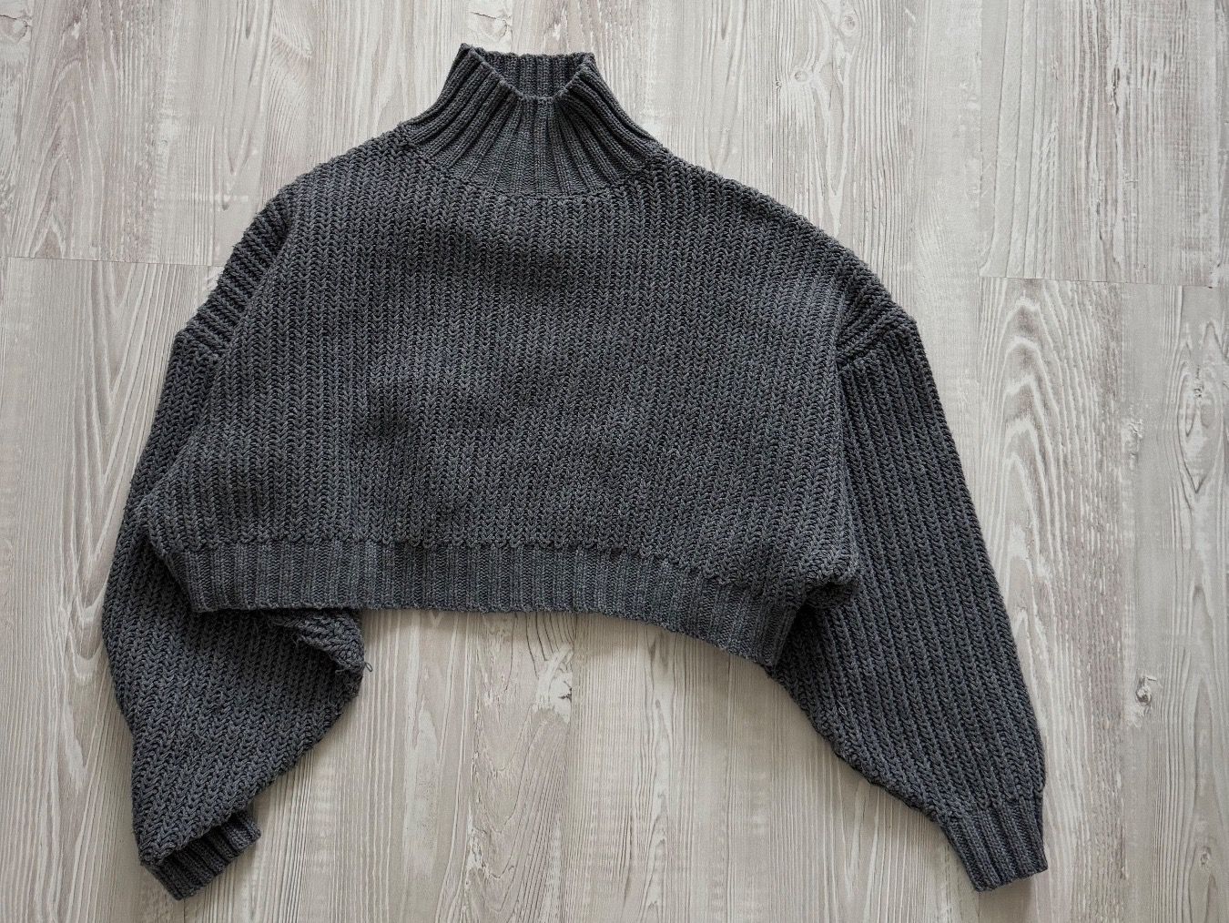 Shein Maglioni & Felpe: Pull court gris col roulé SHEIN – Usato da Court venduto da mae_pl7l