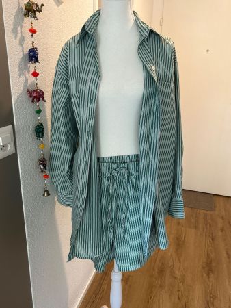 2-teiler Hemd mit Shorts gestreift grün/ecru von H&M Gr. XS