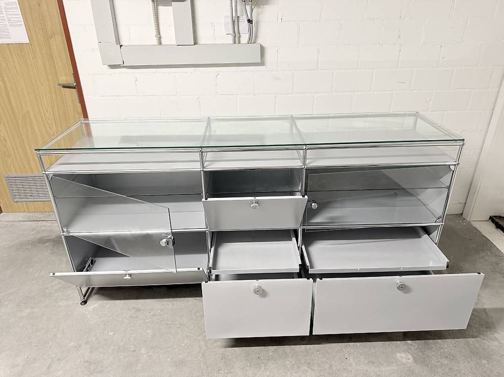 USM Cassettiere: USM Haller Sideboard Mattsilber Mit Glas TOP PREIS – Usato da Dietikon venduto da Kumar_Occasionen 6