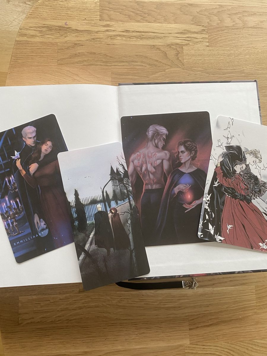 Libri: Manacled by SenLinYu - Coffee Table Edition – Nuovo (secondo la descrizione) da Wädenswil venduto da pfi_2h6r 5