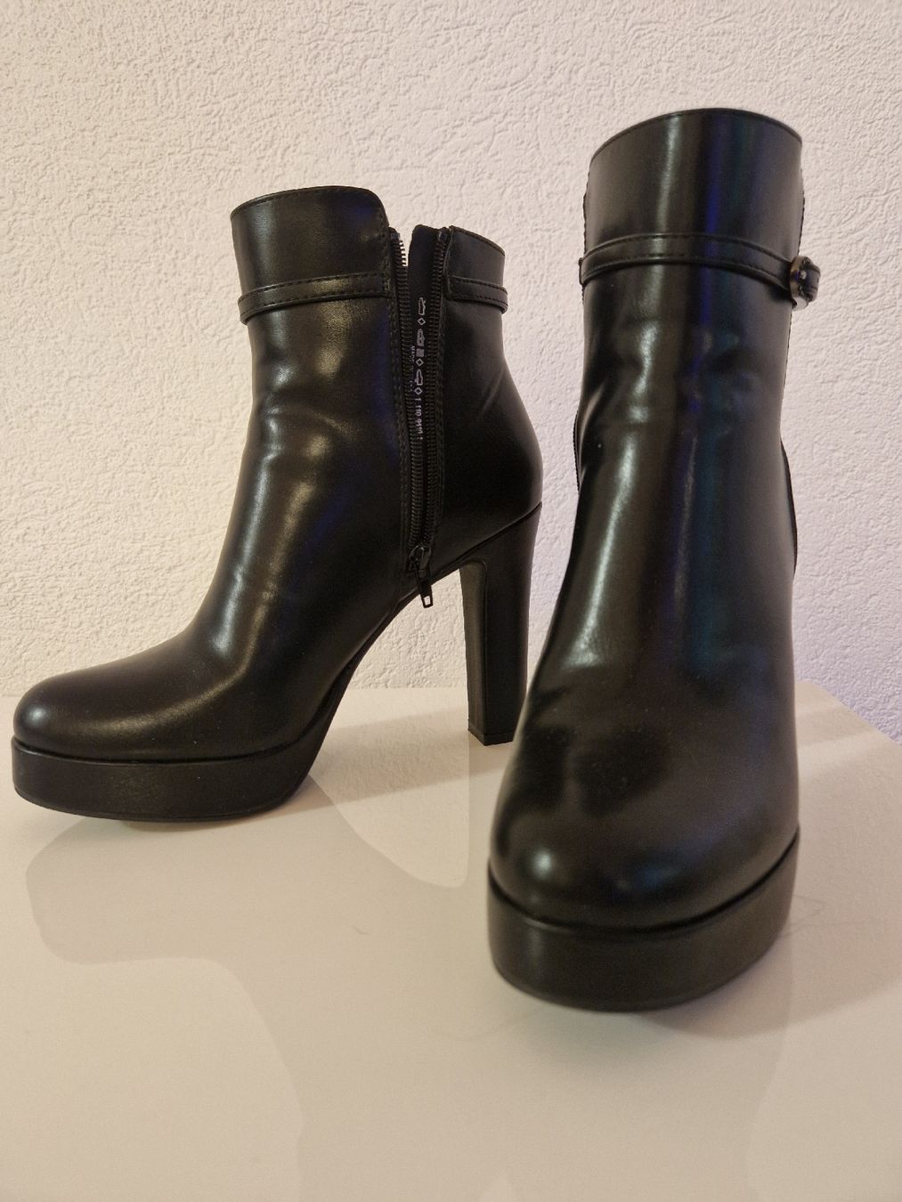 Scarpe da donna: Chaussures à talons noires pointure 39 – Nuovo (secondo la descrizione) da Versoix venduto da aline_b 2