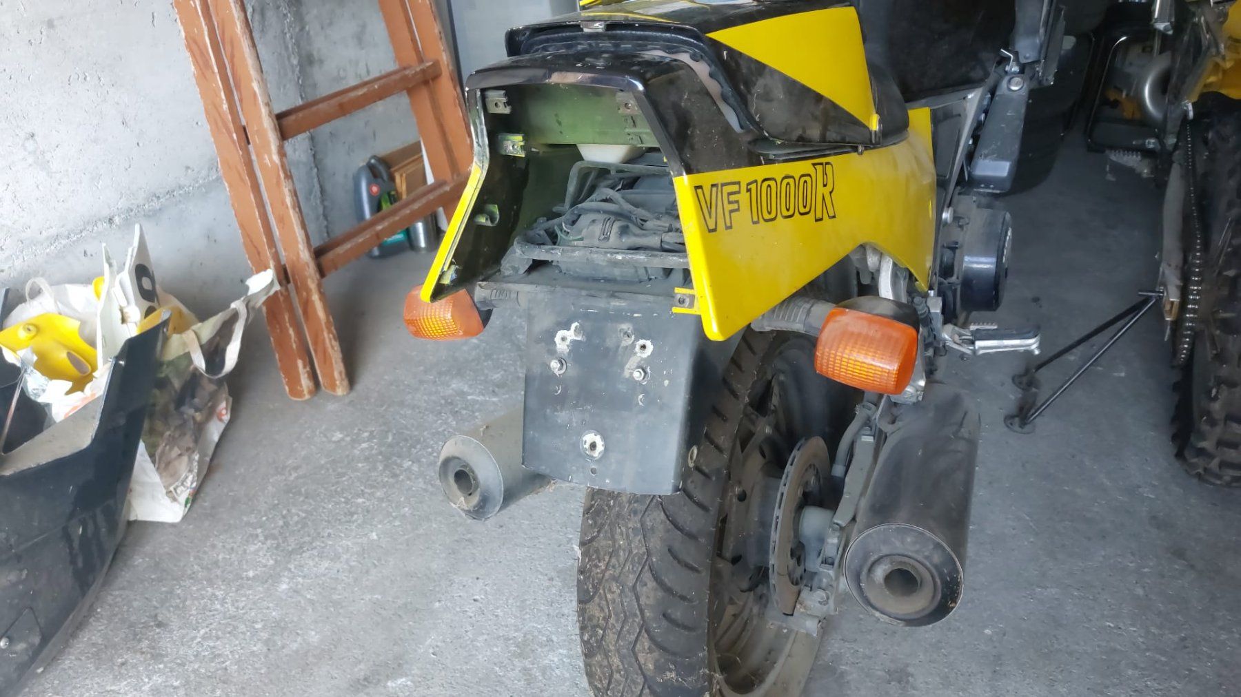Honda Route: Honda VF 1000 R  1986 – D'occasion à Reitnau par kariah 5