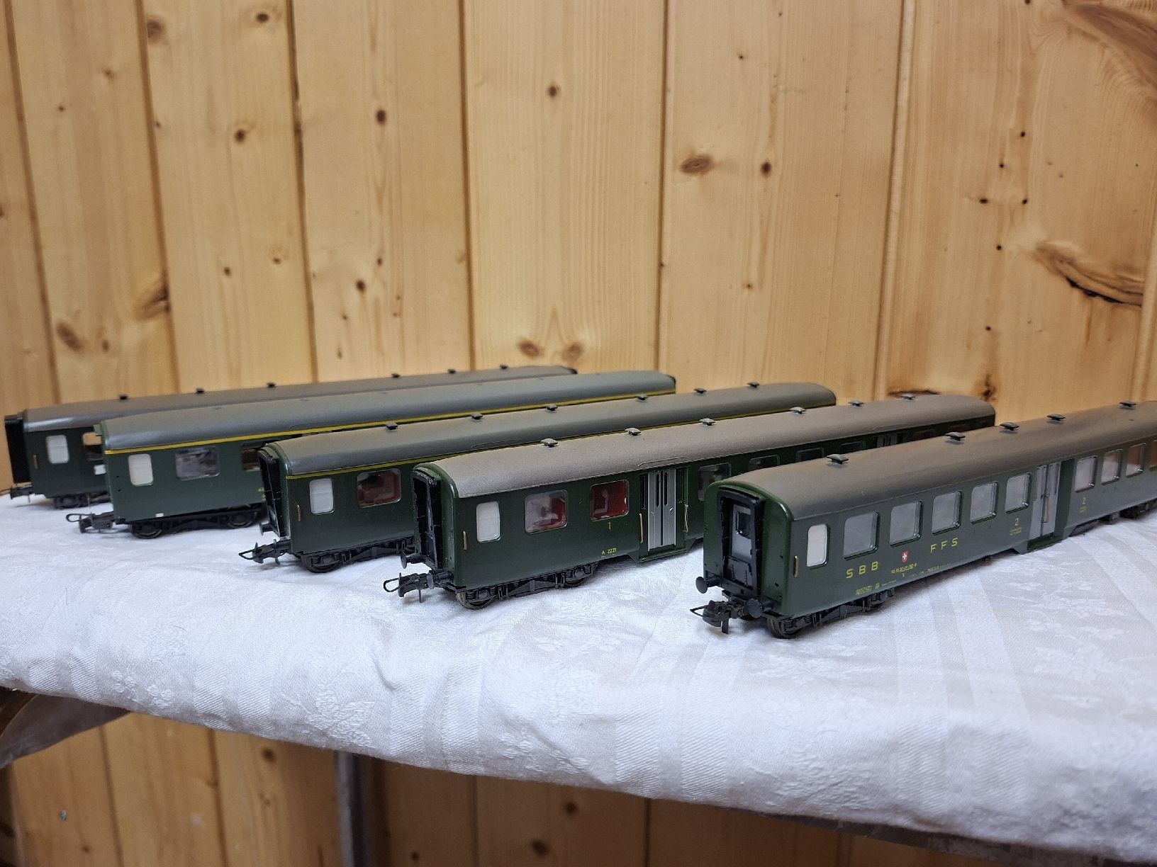 Liliput Modelleisenbahnen: SBB Leichtstahlwagen 5-teilig – Gebraucht aus Wädenswil von mape40 2