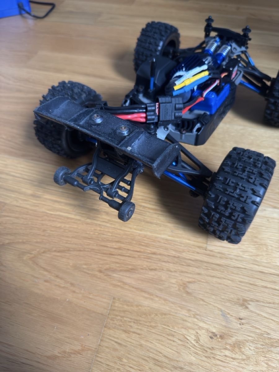Traxxas Modellismo RC: TRAXXAS E-REVO VXL 1:16 – Usato da Jona venduto da t_brki 6