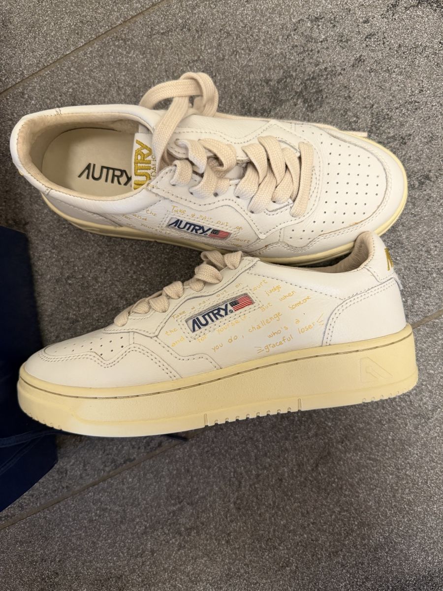Autry Scarpe da donna: Autry Sneaker Medalist Low, 36, NEU – Nuovo e nell'imballaggio originale da Liebefeld venduto da Hoka2