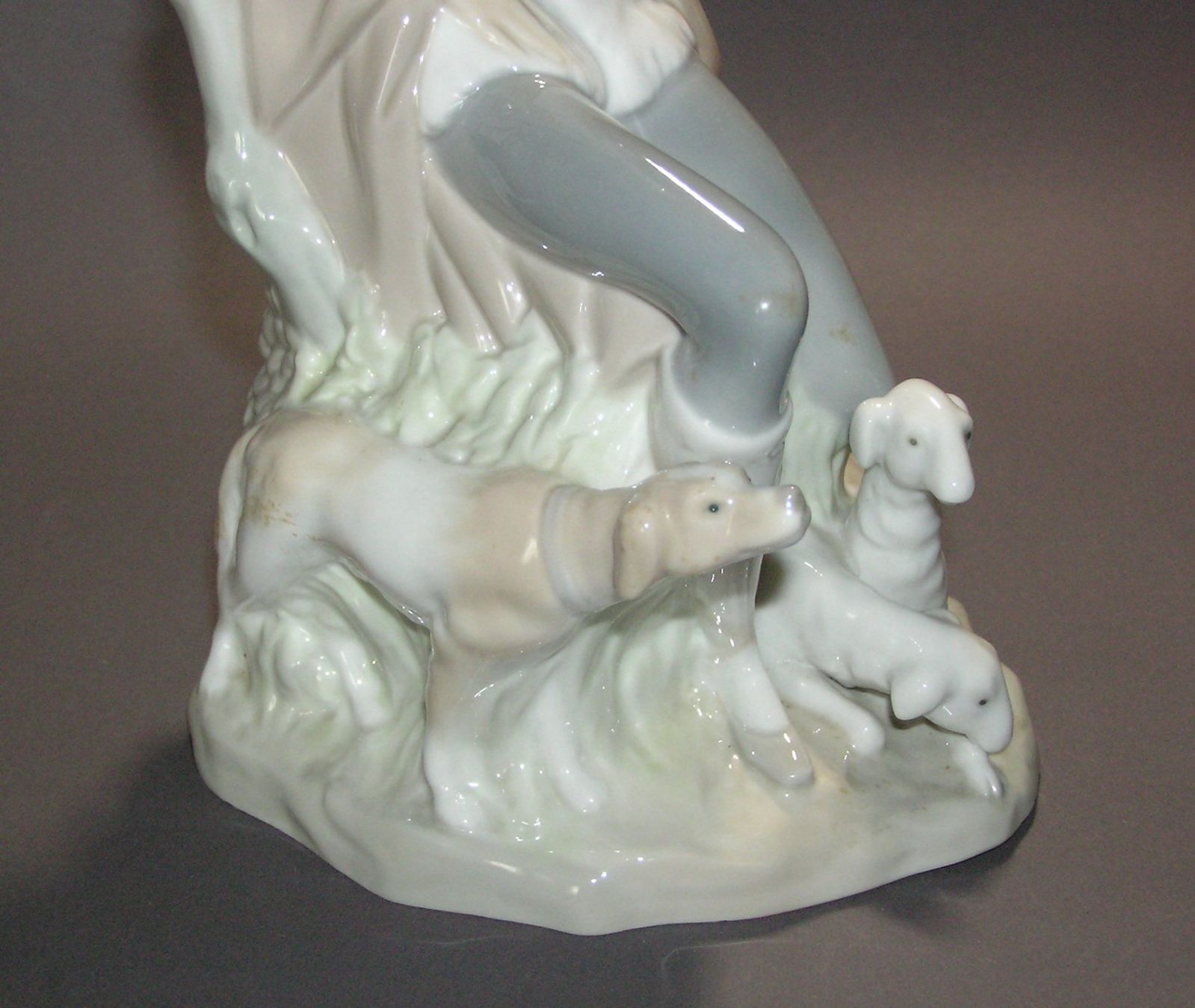 Statuette: NAO PORZELLAN FIGUR – Usato da Grenchen venduto da country59 2